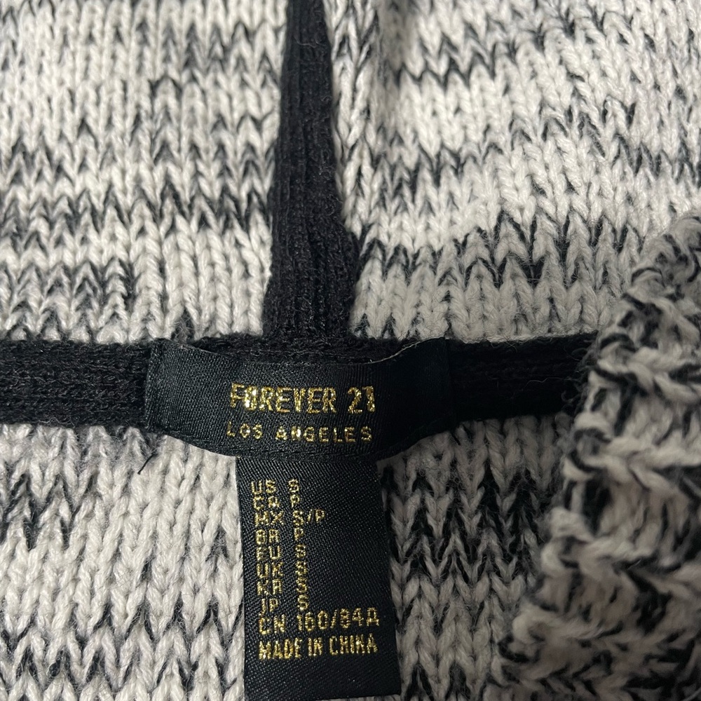 Forever 21 grey hooded sweater - Picture 7 of 7